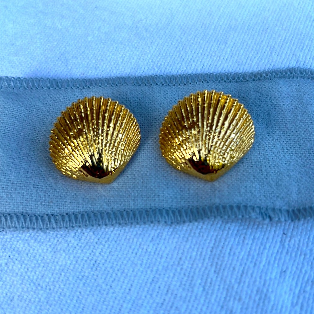 Bob Mackie Seashell Gold Clip Earrings NIB
